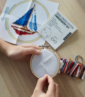 Мини комплект за бродиране Морска платноходка