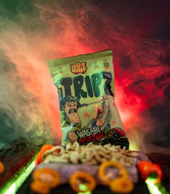 Протеинов тортила чипс с уасаби и амазонско чили ленти Hot Chip Stripz веган, без глутен