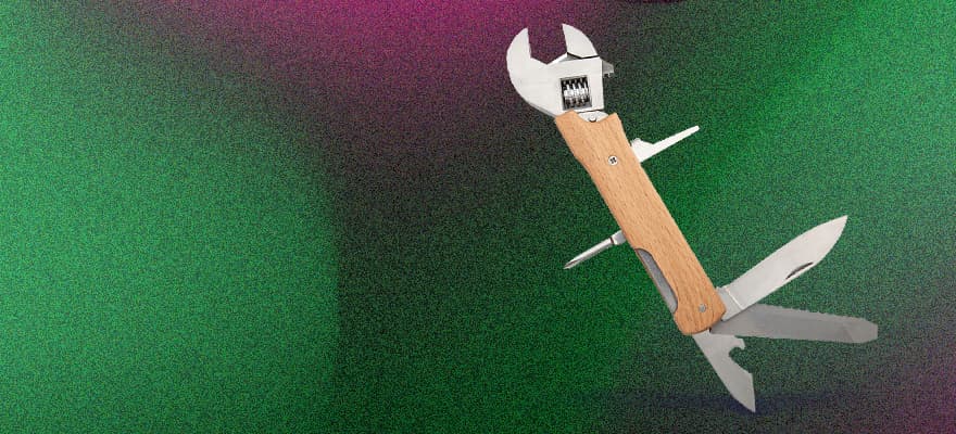 Мултифункционални инструмент с различни комбинации от полезни функции.
